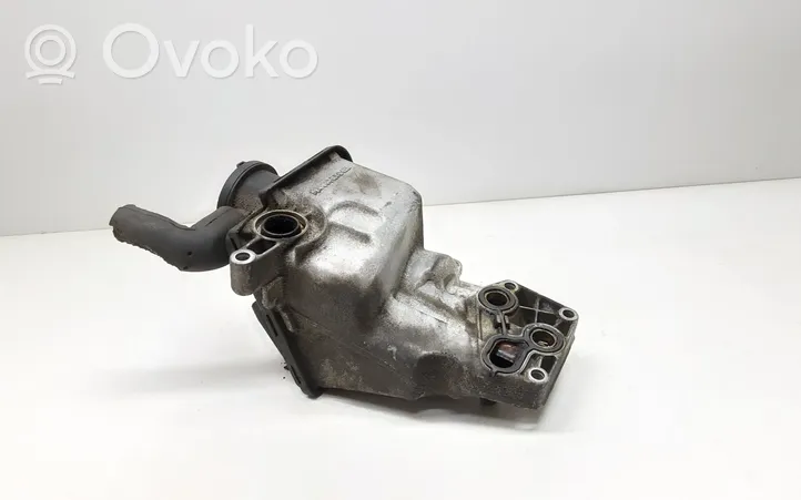Volvo V70 Support de filtre à huile 30788494