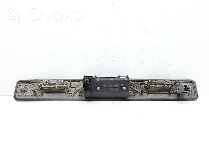 Volvo V70 Takaluukun rekisterikilven valon palkki 30699743