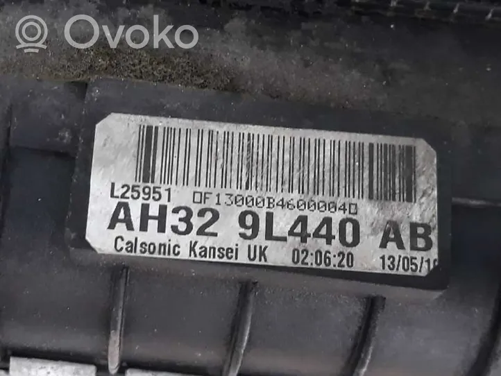 Land Rover Discovery 4 - LR4 Välijäähdyttimen jäähdytin LR015603