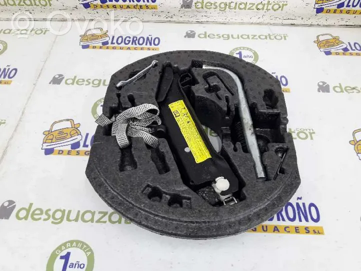 Volkswagen Golf V Cric di sollevamento 8P0012109E