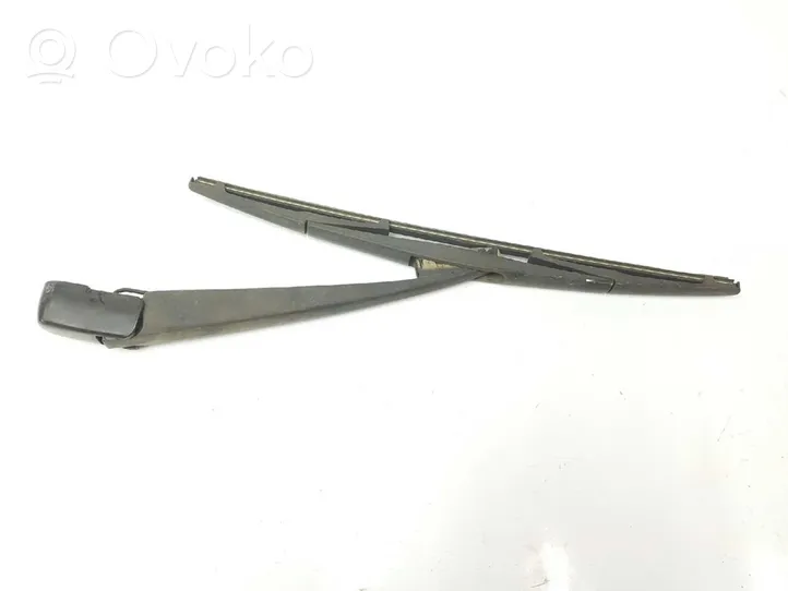 Mitsubishi Montero Ramię wycieraczki szyby tylnej 8253A029