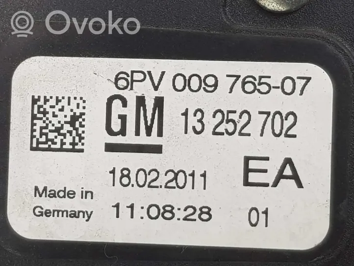 Opel Astra J Pedale dell’acceleratore 13252702