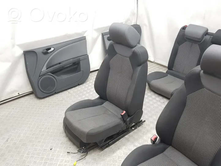 Seat Leon (1P) Fotele / Kanapa / Komplet 