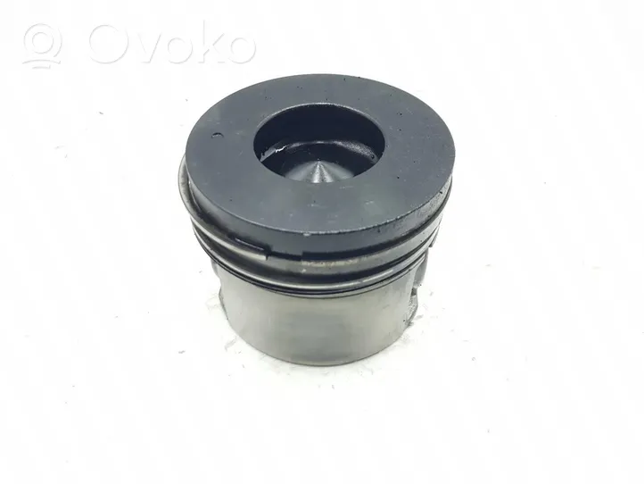 Nissan Patrol Y61 Piston avec bielle 12010VC112