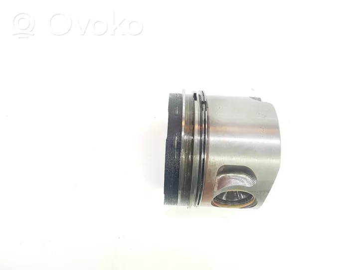 Volkswagen Touran II Piston avec bielle 03G107065J