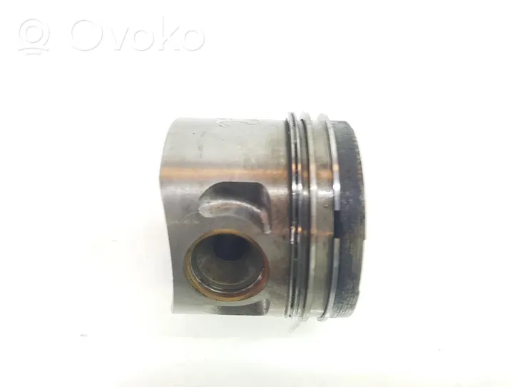 Volkswagen Touran II Piston avec bielle 03G107065J