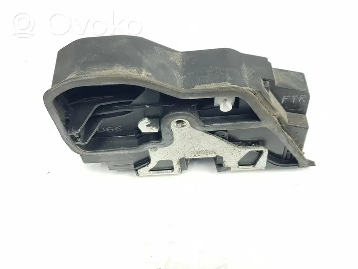 BMW 5 E60 E61 Serrure 51217202144