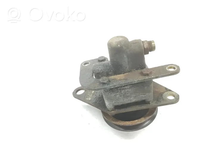 Mercedes-Benz 100 W631 Pompa del servosterzo A0004603680