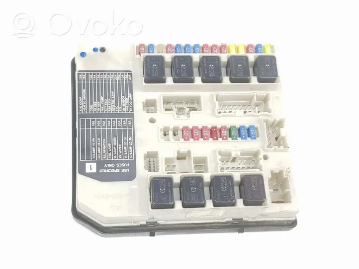 Nissan NP300 Fuse module 284B7EB310