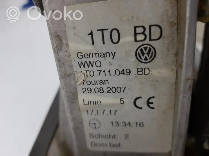 Volkswagen Caddy Selettore di marcia/cambio (interno) 1K0711050A