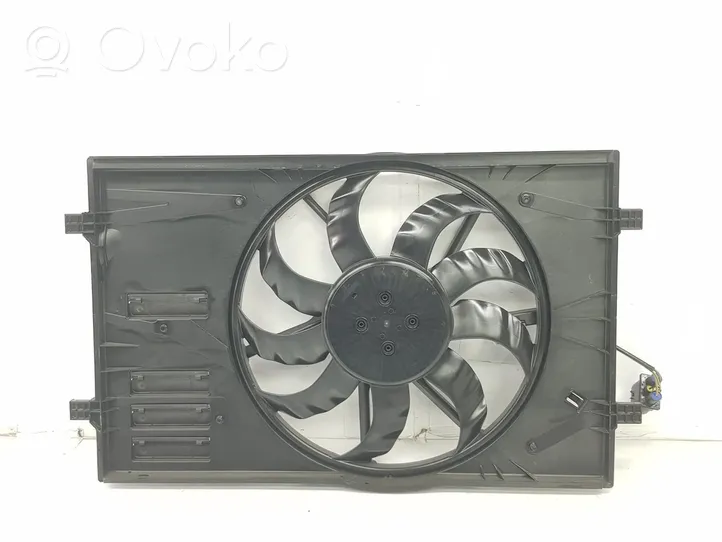 Seat Leon IV Ventilatore di raffreddamento elettrico del radiatore 5Q0121205BB