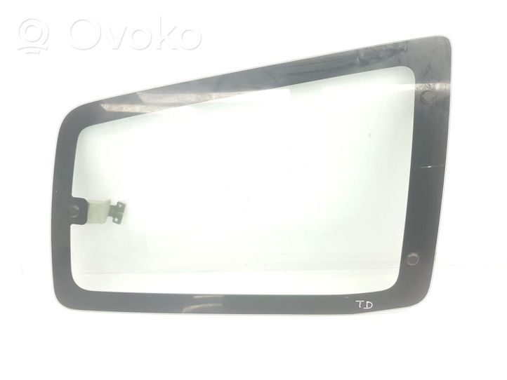 Mitsubishi Montero Rear vent window glass MR533114