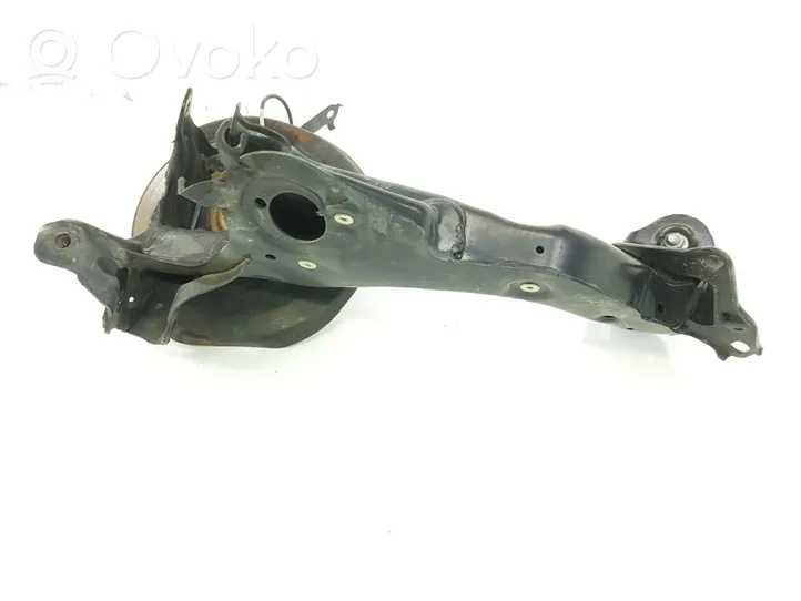 BMW 2 F46 Pivot de moyeu arrière 33308842879