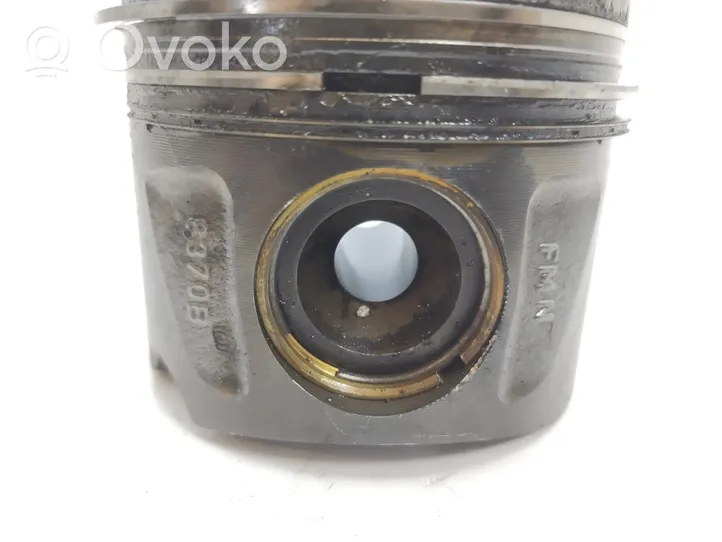 Mercedes-Benz ML AMG W166 Piston avec bielle A6420307717