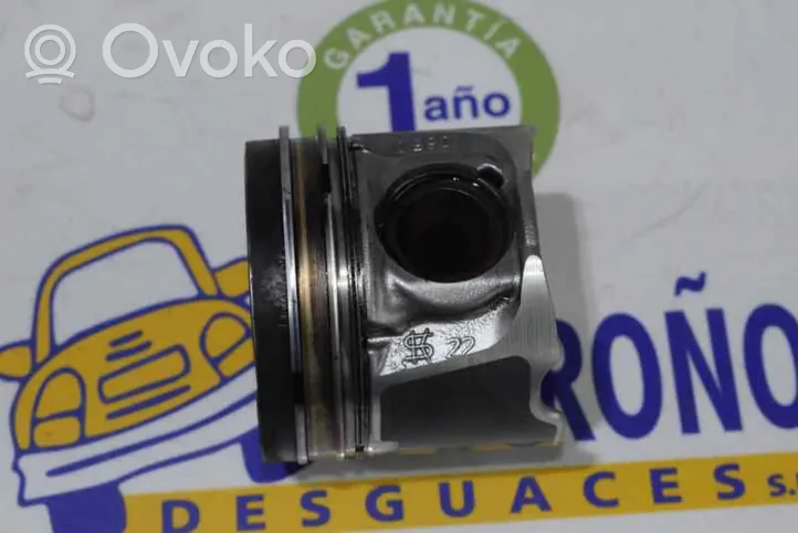 Renault Trafic I Piston avec bielle 7701479102