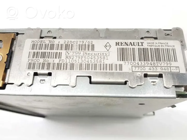 Renault Trafic I Unité principale radio / CD / DVD / GPS 7700433948