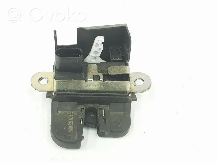 Volkswagen Tiguan Tailgate lock latch 5M0827505E