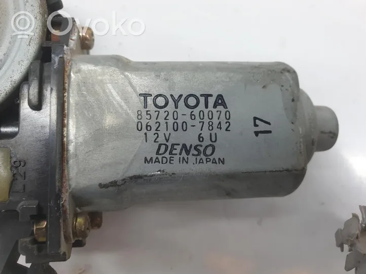 Toyota Land Cruiser (HDJ90) Silniczek podnoszenia szyby drzwi tylnych 8572060070