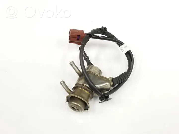 Volkswagen Golf VIII Injecteur de carburant 05L131113Q