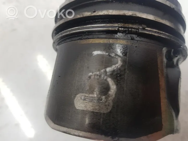 Peugeot Bipper Piston avec bielle 0628N7