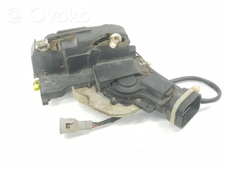 Toyota Land Cruiser (HDJ90) Zamek drzwi przednich 6904060061