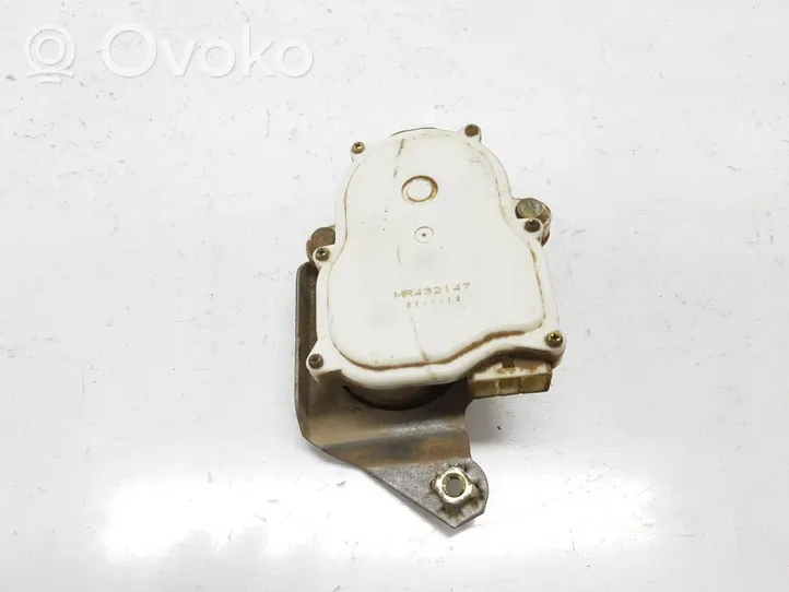 Mitsubishi L200 Moteur de centralisation serrure de porte arrière MR432147