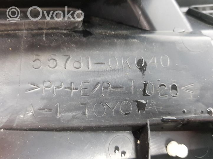 Toyota Hilux (AN10, AN20, AN30) Rivestimento del tergicristallo 557080K060
