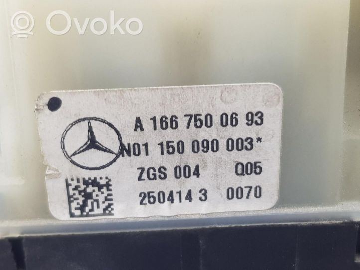 Mercedes-Benz ML AMG W166 Rączka / Uchwyt klapy tylnej / bagażnika A1667500693