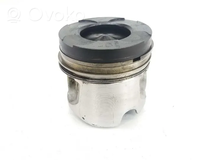 Renault Master II Piston avec bielle 7701477440