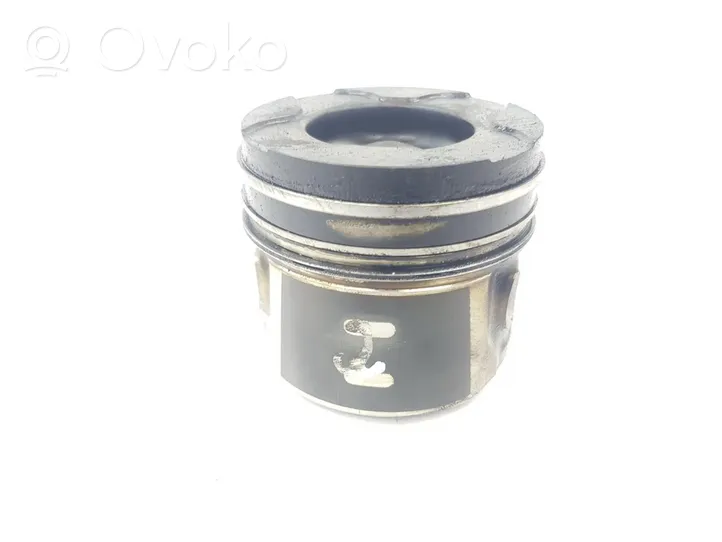 Volvo C30 Piston avec bielle 31251339