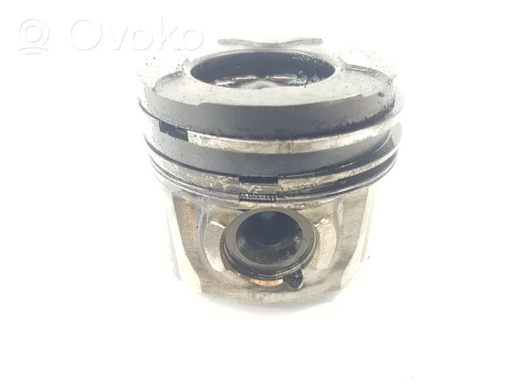 Volvo C30 Piston with connecting rod 31251339