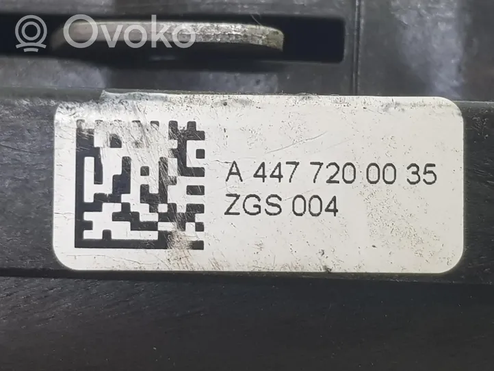 Mercedes-Benz Vito Viano W447 Zamek drzwi przednich A4477200035