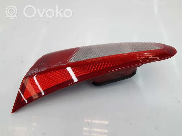 Mitsubishi Lancer VIII Lampy tylnej klapy bagażnika 8336A036