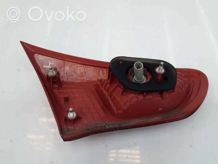 Mitsubishi Lancer VIII Lampy tylnej klapy bagażnika 8336A036