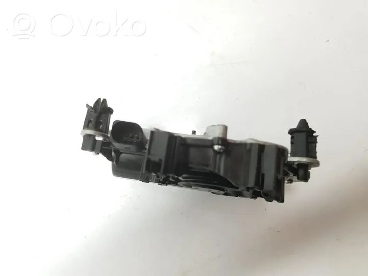 Audi A4 S4 B9 Motorino di blocco/chiusura del portellone del bagagliaio 3V5827887B