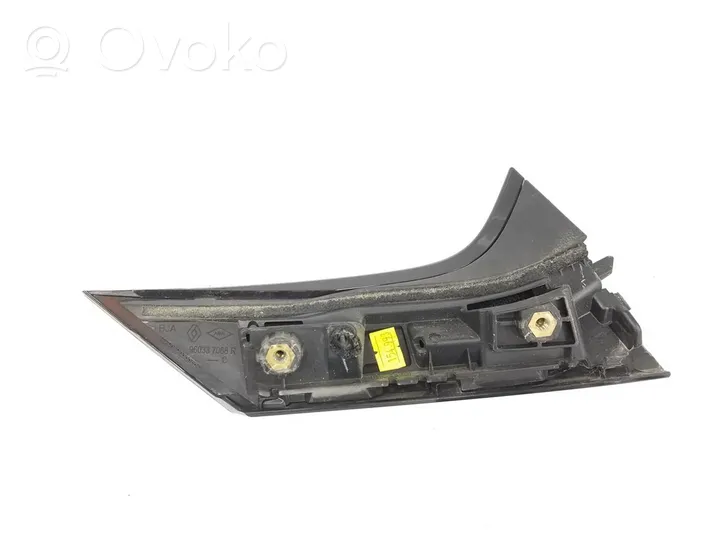 Mercedes-Benz B W246 W242 Trim molding 960337068R