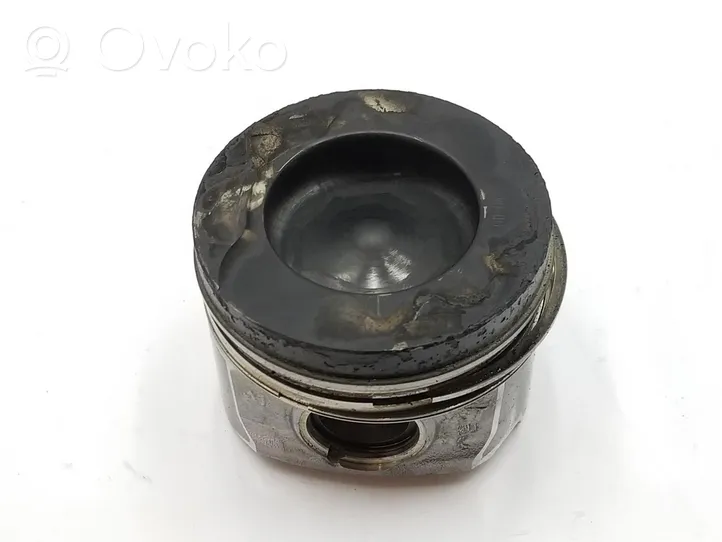 Volvo V40 Piston avec bielle 32213015