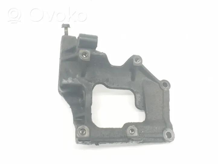 Mitsubishi Montero Support de générateur / alternateur MR398428