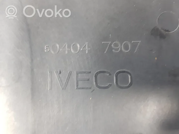 Iveco Daily 3rd gen Couvercle cache moteur F1CE0481A