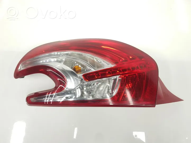 Peugeot 208 Lampa tylna 9672628280