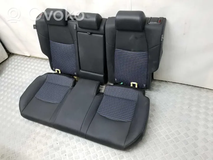 Toyota RAV 4 (XA40) Set sedili 