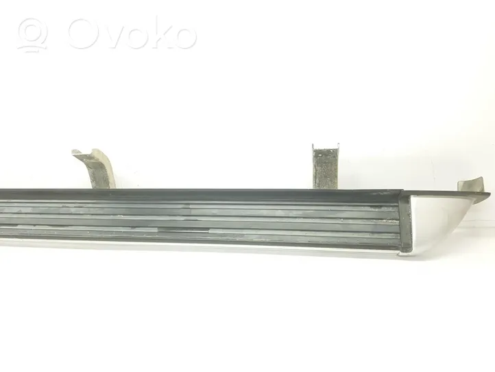 Nissan NP300 Rivestimento sottoporta/minigonna laterale 961004JB1A