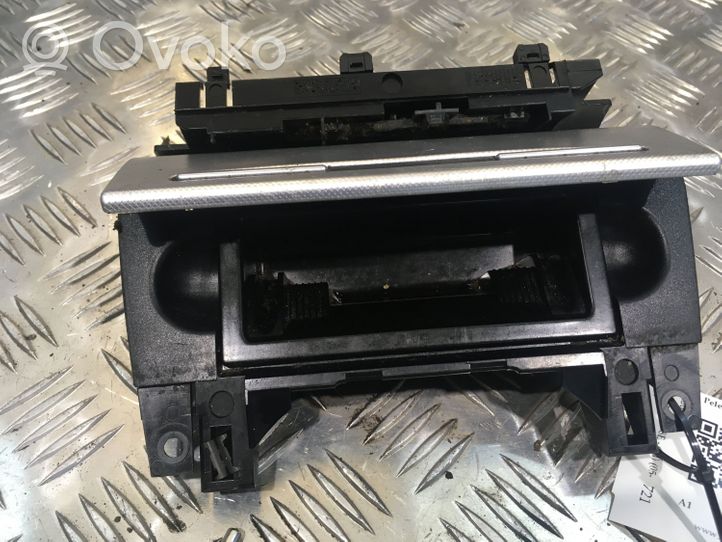 Audi A4 S4 B7 8E 8H Posacenere (anteriore) 8EO875951