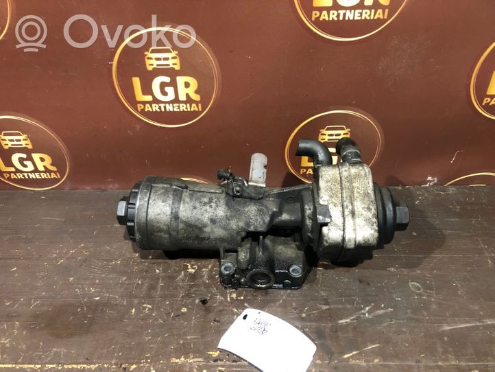 Volkswagen Golf V Supporto di montaggio del filtro dell’olio 045115389E