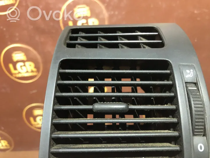 Volkswagen Touran I Garniture, panneau de grille d'aération latérale 1T0819703A