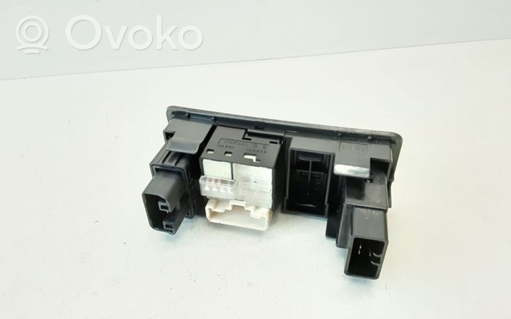 Toyota Avensis T250 Wing mirror switch 183575