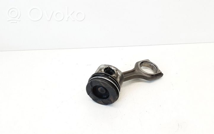 Peugeot 307 Piston avec bielle 