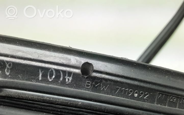 BMW 3 E92 E93 Gumowa uszczelka drzwi przednich 7119092