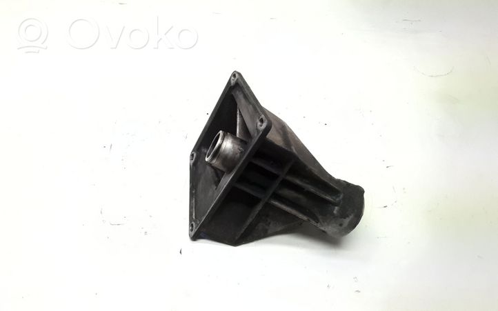 BMW X5 E53 Staffa del cuscinetto di supporto dell’albero di trasmissione 7503120