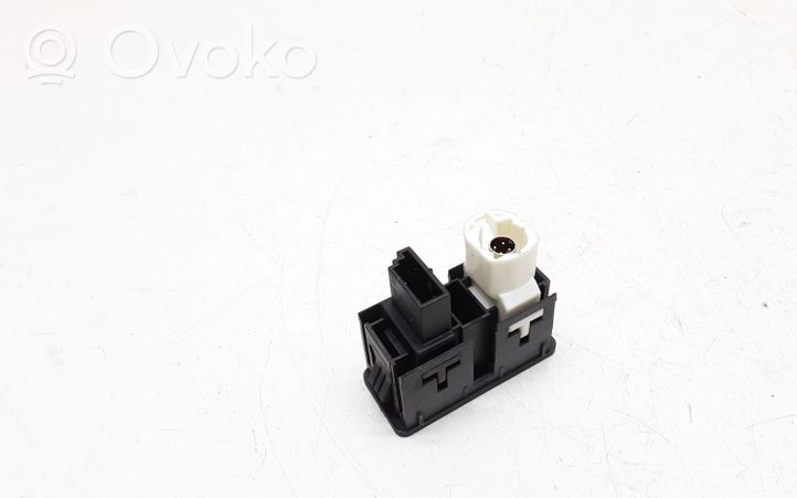 BMW 1 F20 F21 Connecteur/prise USB 9229246